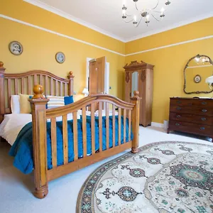 https://the-portland-guesthouse.cardiffhotelswales.com